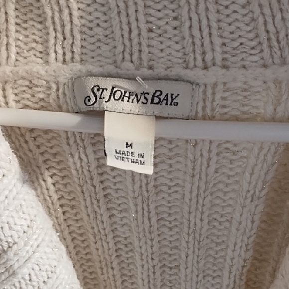 St. John's Bay Like New Women's Cream Cable Knit Sweater Size Medium. - Picture 2 of 9